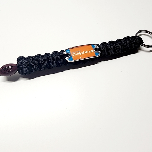 Miami Dolphins Keychain Souvenir NFL Great Gift For Your Loved One - Picture 1 of 3